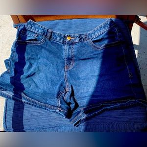 Women’s size 14 shorts